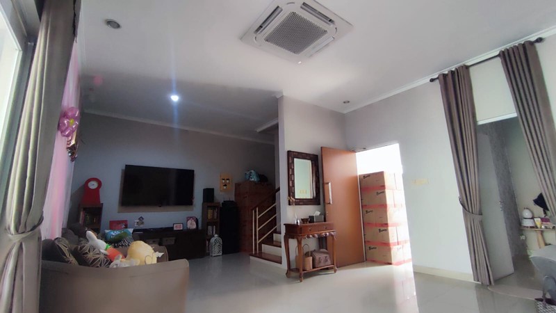 Rumah Luas 200 m&#xb2; di Krukut, Depok Fasilitas Lengkap, Harga Menarik