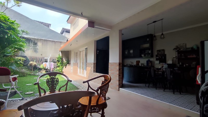 Rumah Luas 200 m&#xb2; di Krukut, Depok Fasilitas Lengkap, Harga Menarik