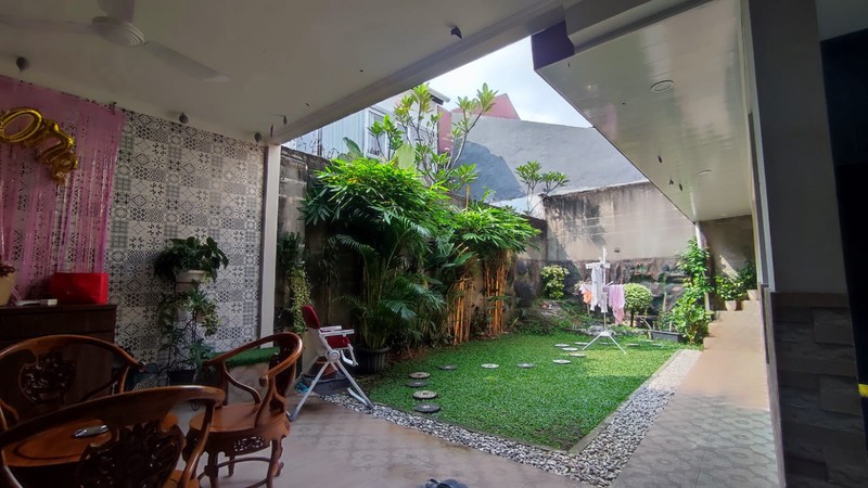 Rumah Luas 200 m&#xb2; di Krukut, Depok Fasilitas Lengkap, Harga Menarik