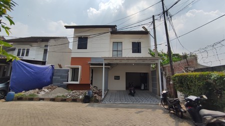 Rumah Baru Renovasi, Bebas Banjir, Lokasi strategis dekat ST. Pondok Ranji.