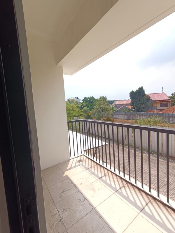 Rumah 2 Lantai, dalam  Cluster, Bebas banjir di Graha Raya Bintaro