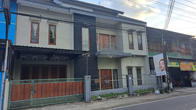 Disewakan Rumah 2 Lantai di Jalan Damai, Sariharjo, Ngaglik, Sleman - Lokasi Strategis
