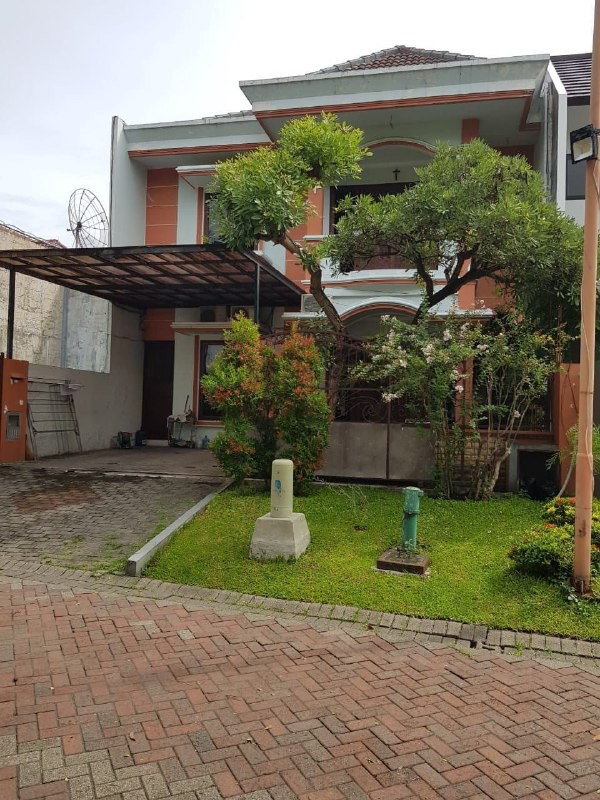 Jual Rumah 2 Lantai Modern di Graha Family