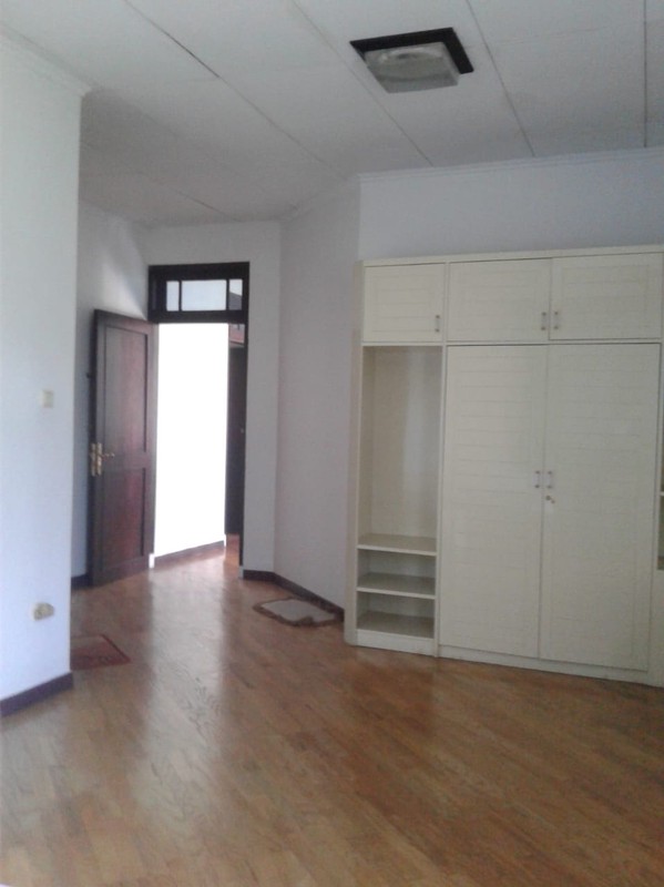 Dijual Rumah Lokasi Strategis di Indo Alam