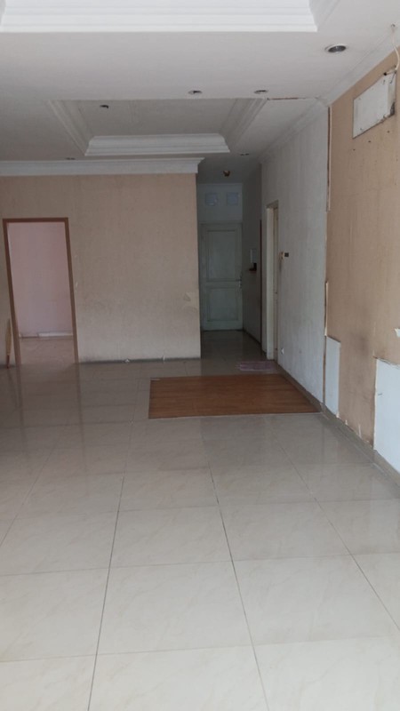 DIJUAL RUMAH 2LT, COCOK UTK KLINIK KECANTIKAN/TEMPAT MAKAN  DI PINGGIR JALAN LEBAK BULUS , DKT DGN PINTU TOL MRT FATMAWATI