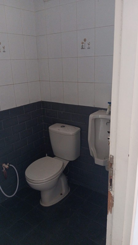 DIJUAL RUMAH 2LT, COCOK UTK KLINIK KECANTIKAN/TEMPAT MAKAN  DI PINGGIR JALAN LEBAK BULUS , DKT DGN PINTU TOL MRT FATMAWATI