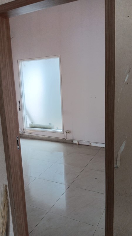 DIJUAL RUMAH 2LT, COCOK UTK KLINIK KECANTIKAN/TEMPAT MAKAN  DI PINGGIR JALAN LEBAK BULUS , DKT DGN PINTU TOL MRT FATMAWATI