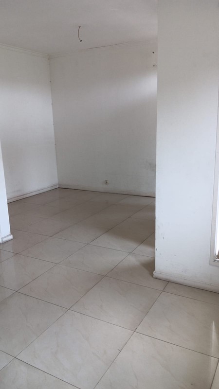 DIJUAL RUMAH 2LT, COCOK UTK KLINIK KECANTIKAN/TEMPAT MAKAN  DI PINGGIR JALAN LEBAK BULUS , DKT DGN PINTU TOL MRT FATMAWATI