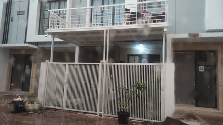 Jual Rumah 2 lantai murah di Regency ONE Babatan.