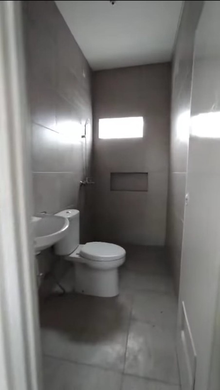 Jual Rumah 2 lantai murah di Regency ONE Babatan.