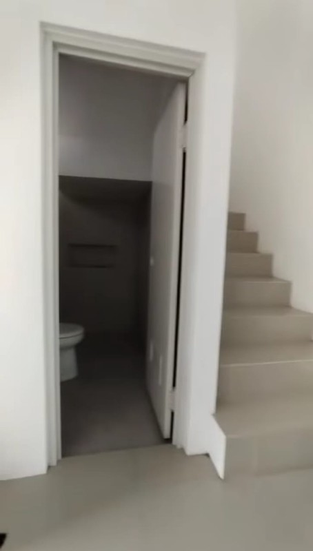 Jual Rumah 2 lantai murah di Regency ONE Babatan.