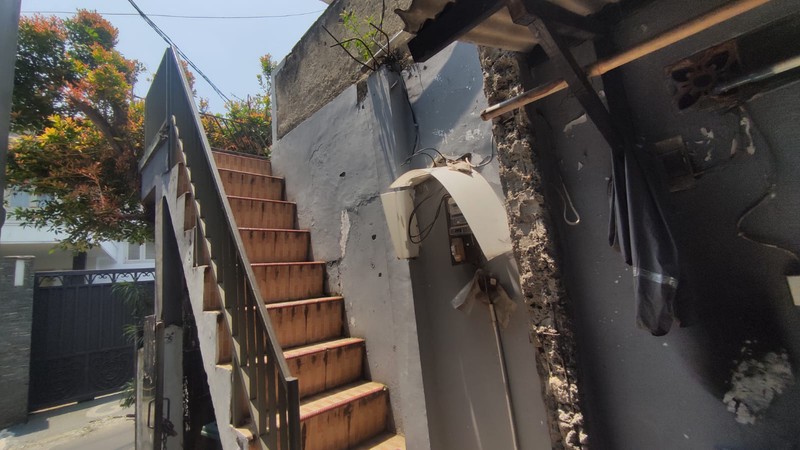 Rumah hitung tanah lokasi di Cilandak