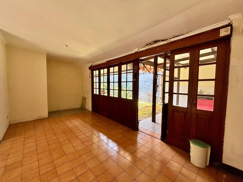 Rumah Bagus Bebas Banjir Lokasi strategis di Bintaro