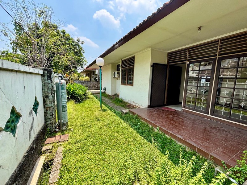 Rumah Bagus Bebas Banjir Lokasi strategis di Bintaro