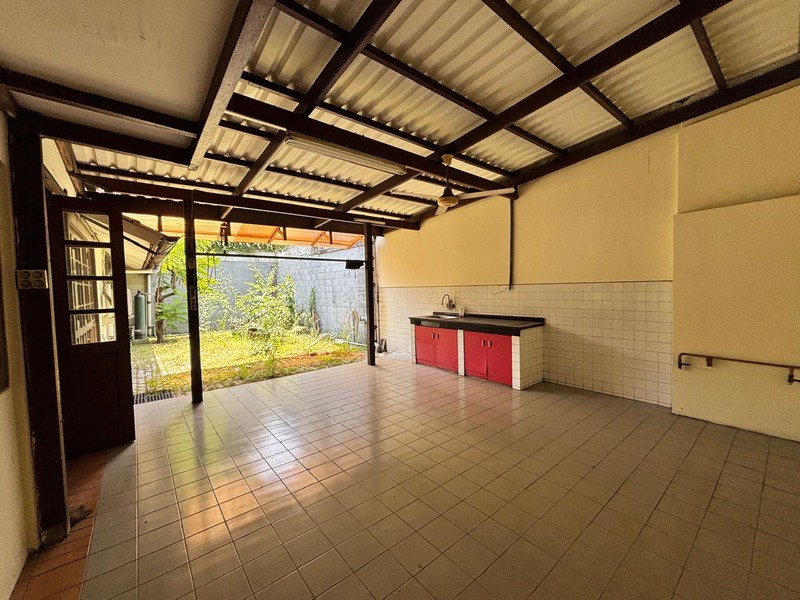 Rumah Bagus Bebas Banjir Lokasi strategis di Bintaro