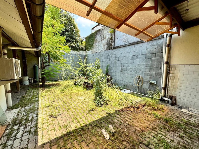 Rumah Bagus Bebas Banjir Lokasi strategis di Bintaro