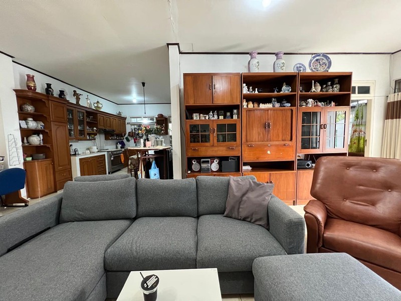 Rumah Dalam Komplek Di Cirendeu