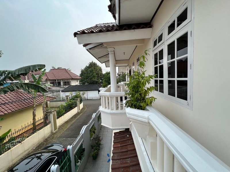 Rumah Dalam Komplek Di Cirendeu