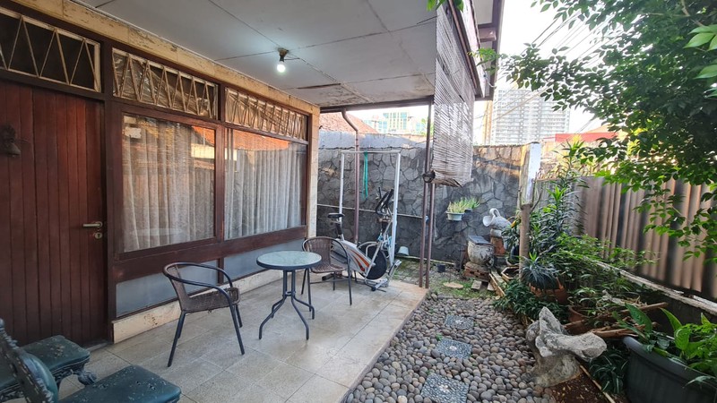 Rumah Hitung Tanah Area Cipete