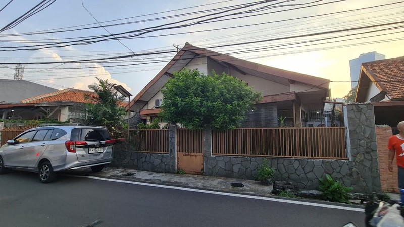 Rumah Hitung Tanah Area Cipete