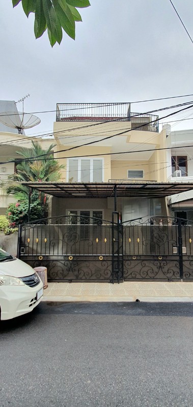 Rumah Pelepah Elok, Kelapa Gading Luas 6x18m2