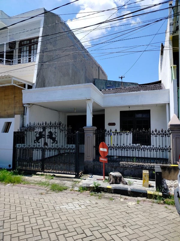 Rumah Darmo Indah sari 
