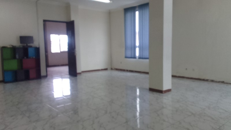 Ruko 4 1/2 Lantai Di Lokasi Strategis Komersil strategis Jl. Dr. Saharjo tebet, Dan Hanya 7 Menit Ke Tol Pancoran