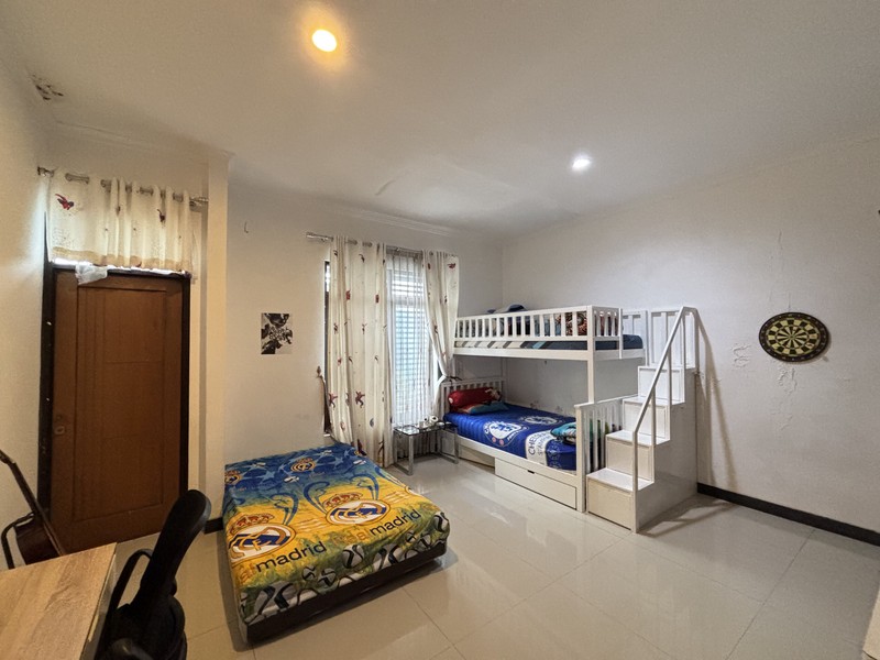 Rumah Besar 2 Lantai di Griya Panorama Estate Jatiasih Bekasi 