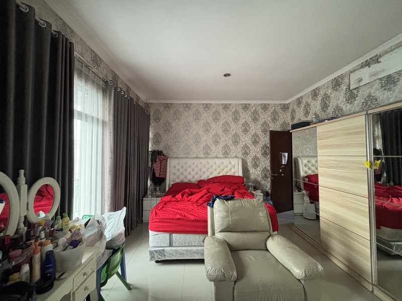 Rumah Besar 2 Lantai di Griya Panorama Estate Jatiasih Bekasi 