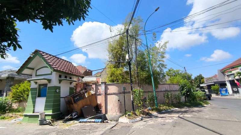 Dijual Rumah Hook Harga Tanah Saja di Delta Raya Sidoarjo - Turun Jadi 3,1 M Nego