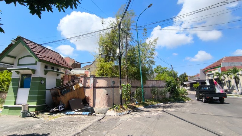Dijual Rumah Hook Harga Tanah Saja di Delta Raya Sidoarjo - Turun Jadi 3,1 M Nego