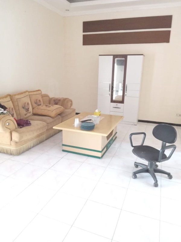 Dijual Rumah 240m&#xb2; di Deltasari Sidoarjo - 4 Kamar, 3 Kamar Mandi, SHM, Lokasi Strategis!"