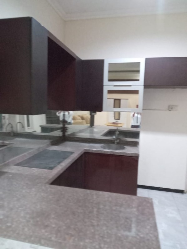 Dijual Rumah 240m&#xb2; di Deltasari Sidoarjo - 4 Kamar, 3 Kamar Mandi, SHM, Lokasi Strategis!"