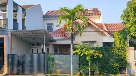 Rumah SHM 210m2 Dijual - Sangat Terawat, Jalan Lebar - Delta Raya Sidoarjo - Turun Harga 2,375M