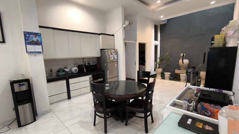 Rumah SHM 210m2 Dijual - Sangat Terawat, Jalan Lebar - Delta Raya Sidoarjo - Turun Harga 2,375M