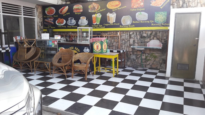 DIJUAL RUMAH HITUNG TANAH PUSAT KOTA JL KARTINI