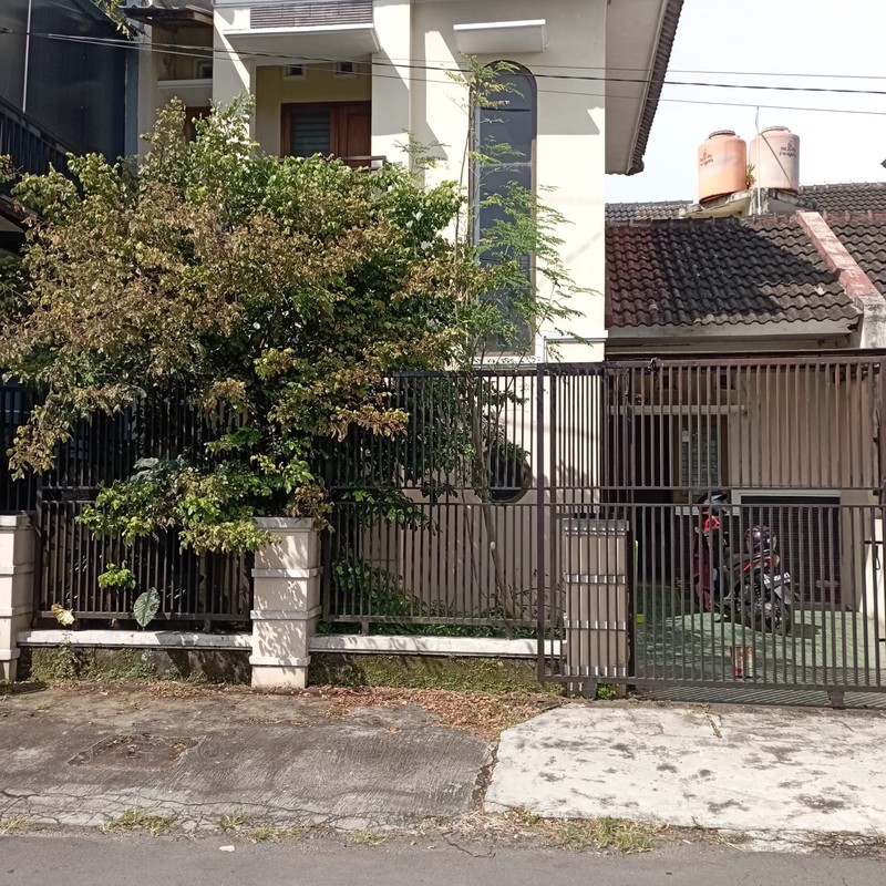 RUMAH 3 KAMAR DENGAN FURNITURE DI PERUMAHAN PESONA ANINDYA, SLEMAN