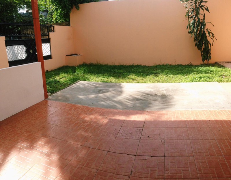 Rumah hoek siap huni di Bintaro Jaya 