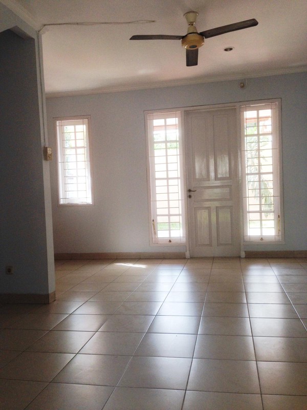 Rumah hoek siap huni di Bintaro Jaya 