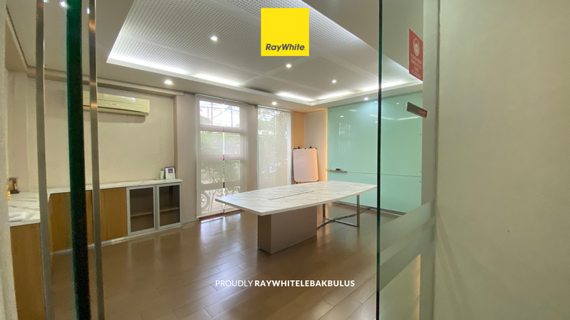 Disewakan Cepat! Kantor/Tempat Usaha Siap Pakai di Jl Sisingamangaraja, Kebayoran Baru, Jakarta Selatan 