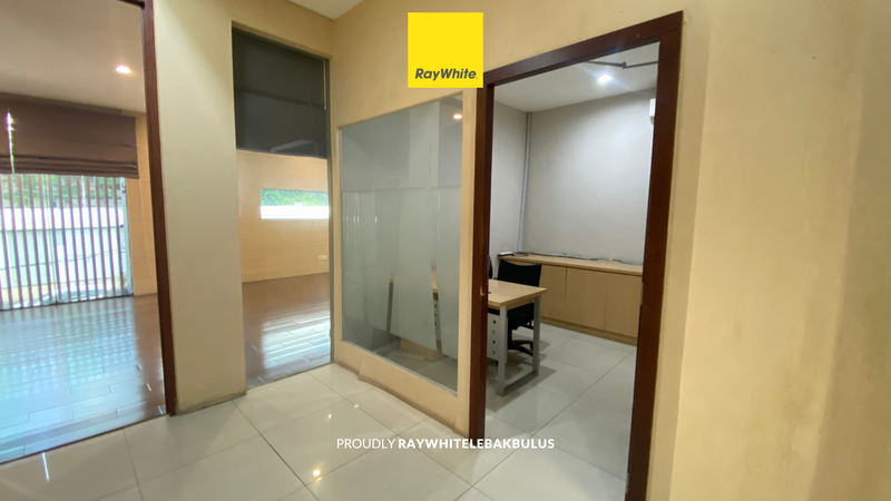 Disewakan Cepat! Kantor/Tempat Usaha Siap Pakai di Jl Sisingamangaraja, Kebayoran Baru, Jakarta Selatan 