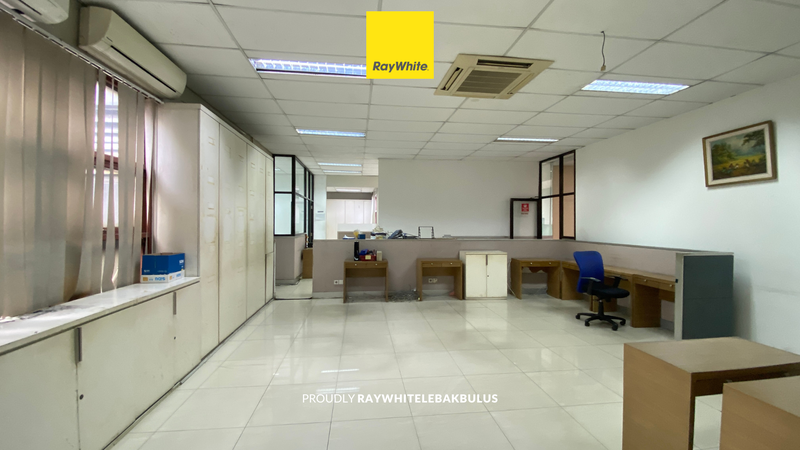 Disewakan Cepat! Kantor/Tempat Usaha Siap Pakai di Jl Sisingamangaraja, Kebayoran Baru, Jakarta Selatan 