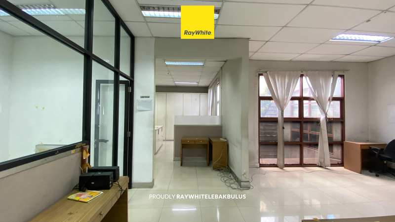 Disewakan Cepat! Kantor/Tempat Usaha Siap Pakai di Jl Sisingamangaraja, Kebayoran Baru, Jakarta Selatan 