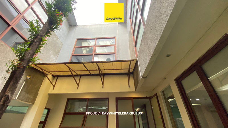Disewakan Cepat! Kantor/Tempat Usaha Siap Pakai di Jl Sisingamangaraja, Kebayoran Baru, Jakarta Selatan 