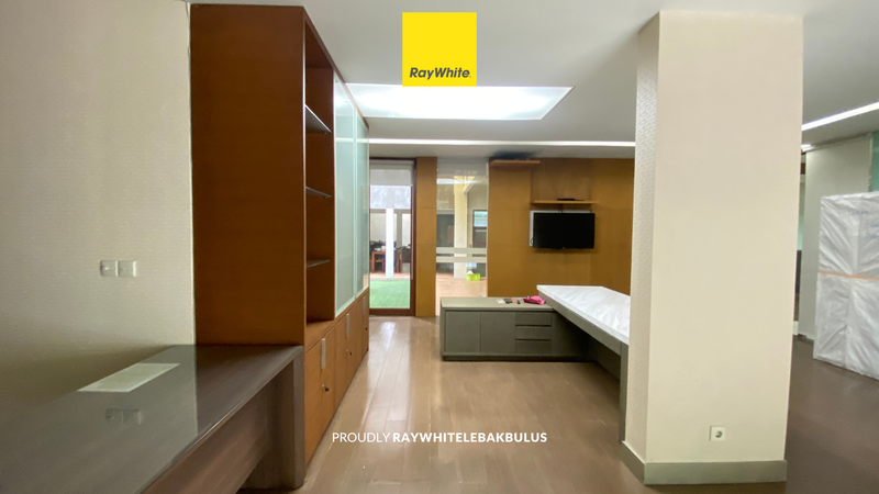 Disewakan Cepat! Kantor/Tempat Usaha Siap Pakai di Jl Sisingamangaraja, Kebayoran Baru, Jakarta Selatan 