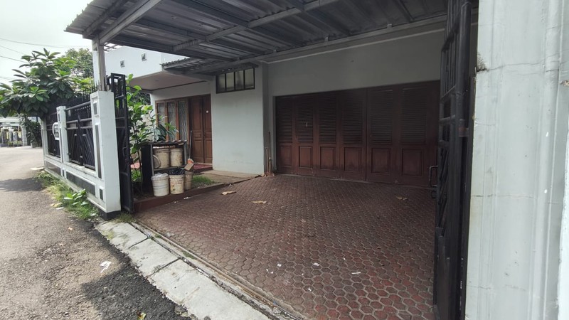 Rumah Tinggal 2 Lantai Sejuk dan Tenang, Dijual di Pejaten Timur Pasar Minggu Jaksel