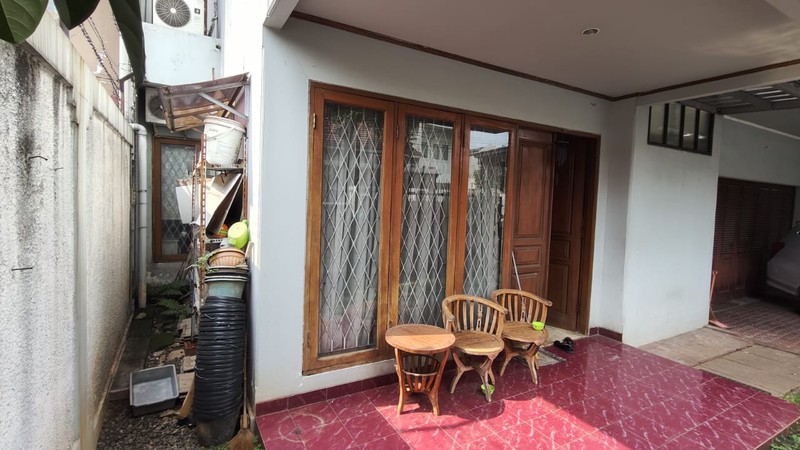Rumah Tinggal 2 Lantai Sejuk dan Tenang, Dijual di Pejaten Timur Pasar Minggu Jaksel