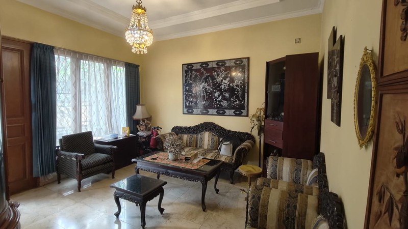 Rumah Tinggal 2 Lantai Sejuk dan Tenang, Dijual di Pejaten Timur Pasar Minggu Jaksel