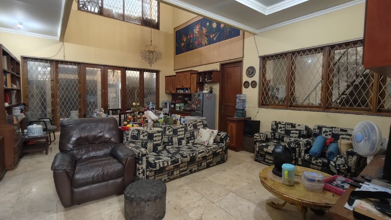 Rumah Tinggal 2 Lantai Sejuk dan Tenang, Dijual di Pejaten Timur Pasar Minggu Jaksel