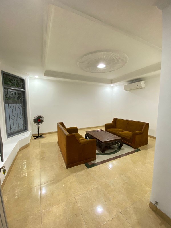 Rumah sangat terawat di Pejaten Jaksel